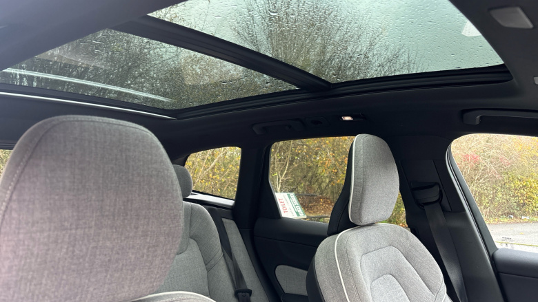 Volvo XC60 2.0 T8 [455] RC PHEV Ultimate Dark 5dr AWD Gtron Estate